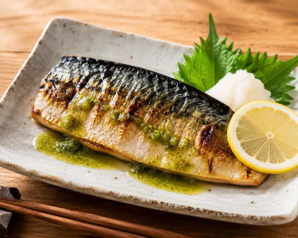 アスパラ菜ドレッシングをかけた焼き魚